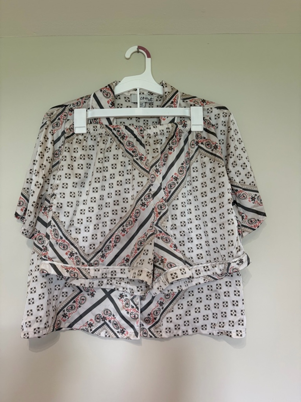 Printed Silk Short-Sleeve Pajama Set in White and Pink